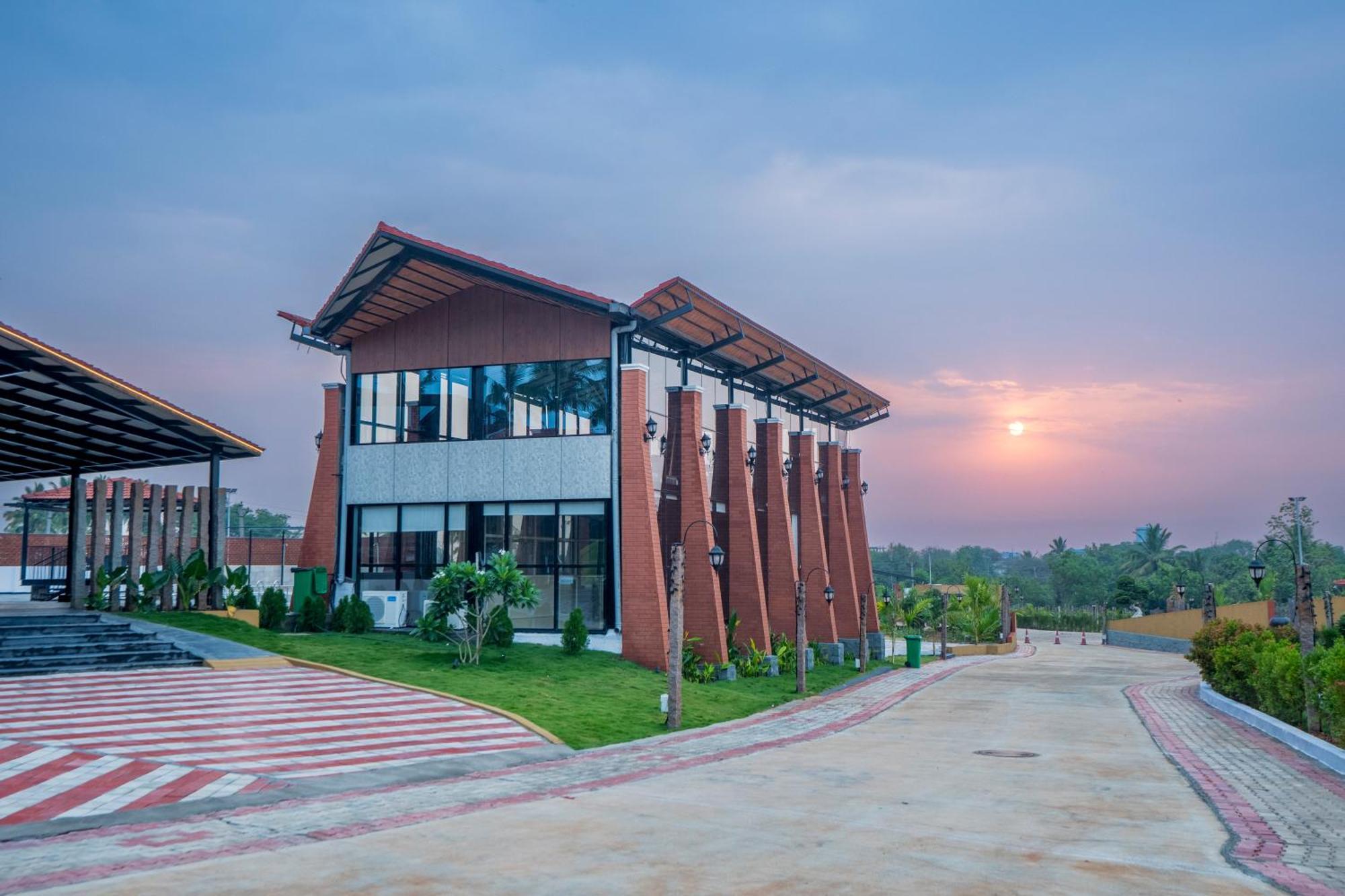 Serene Resort Hyderabad Шемшабад Екстер'єр фото