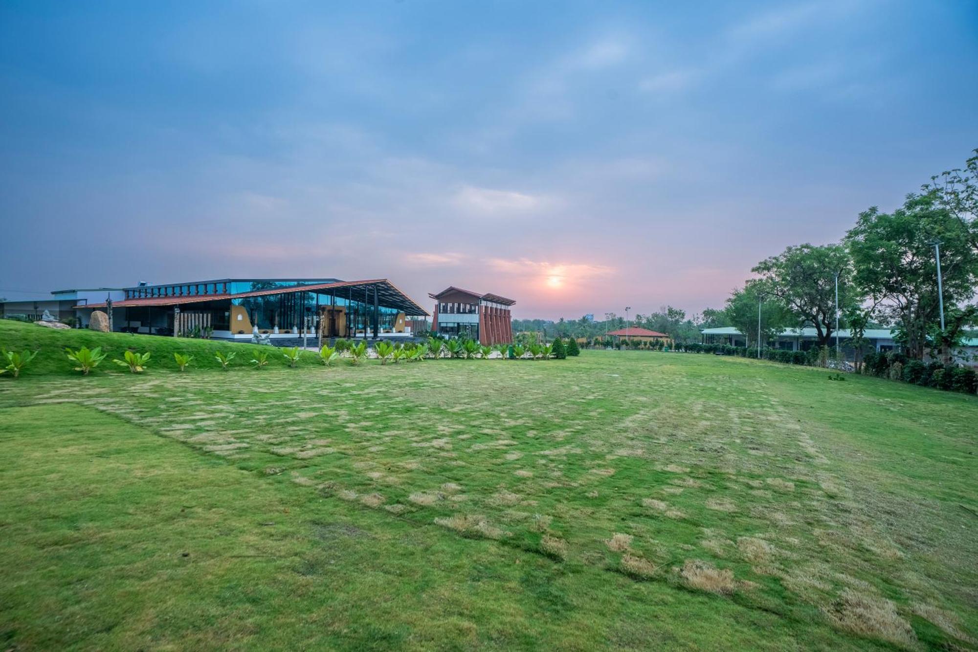 Serene Resort Hyderabad Шемшабад Екстер'єр фото