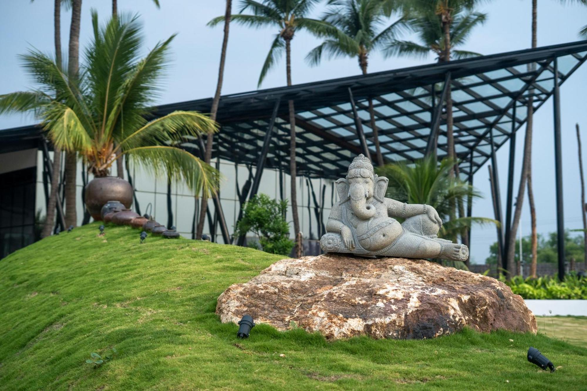 Serene Resort Hyderabad Шемшабад Екстер'єр фото