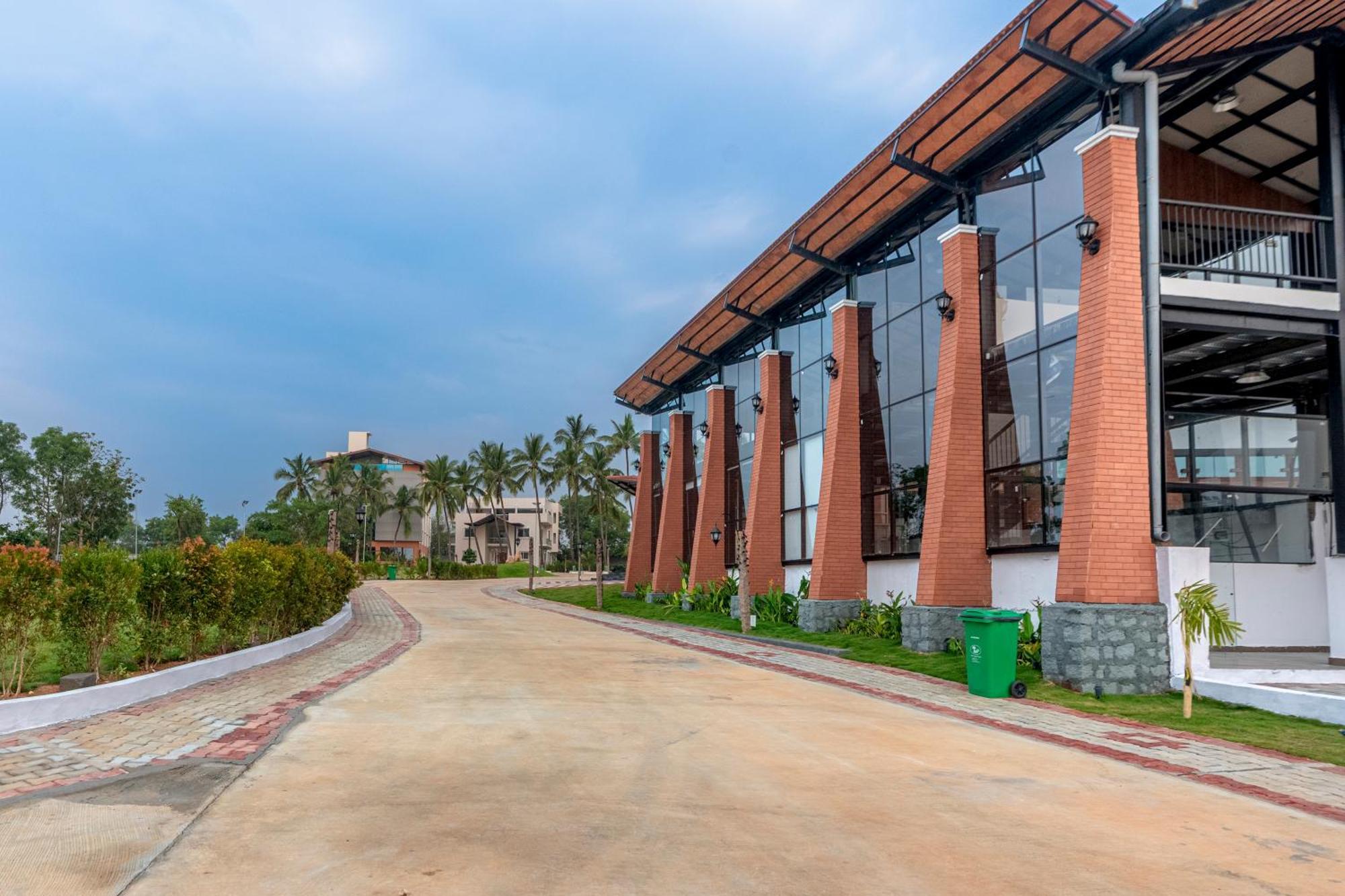 Serene Resort Hyderabad Шемшабад Екстер'єр фото